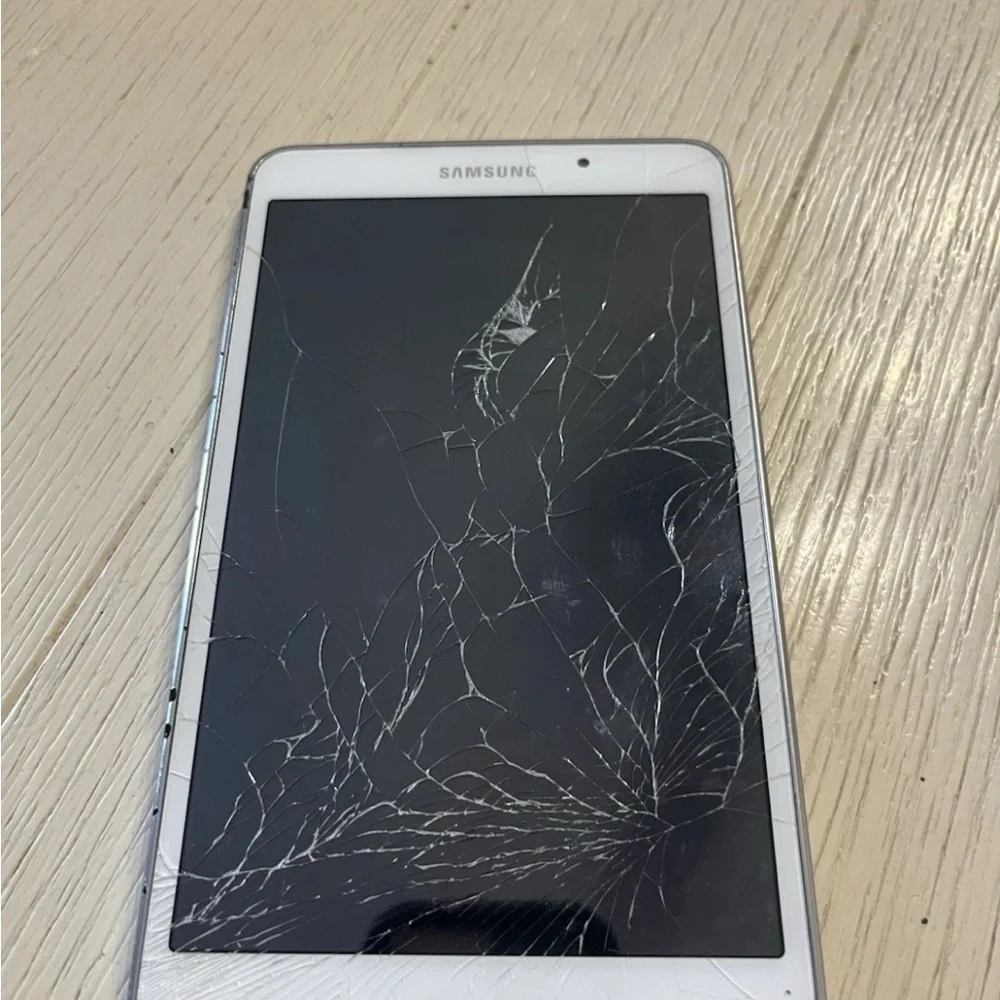 Samsung Galaxy Tab 4 sm-t230nu Does Work But Has Cracked Screen